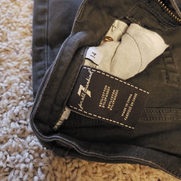 green pants/jeans - Picture 4 of 5